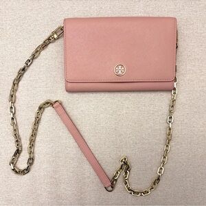 New without tags, Tory Burch Robinson Chain Wallet, light pink, gold hardware
